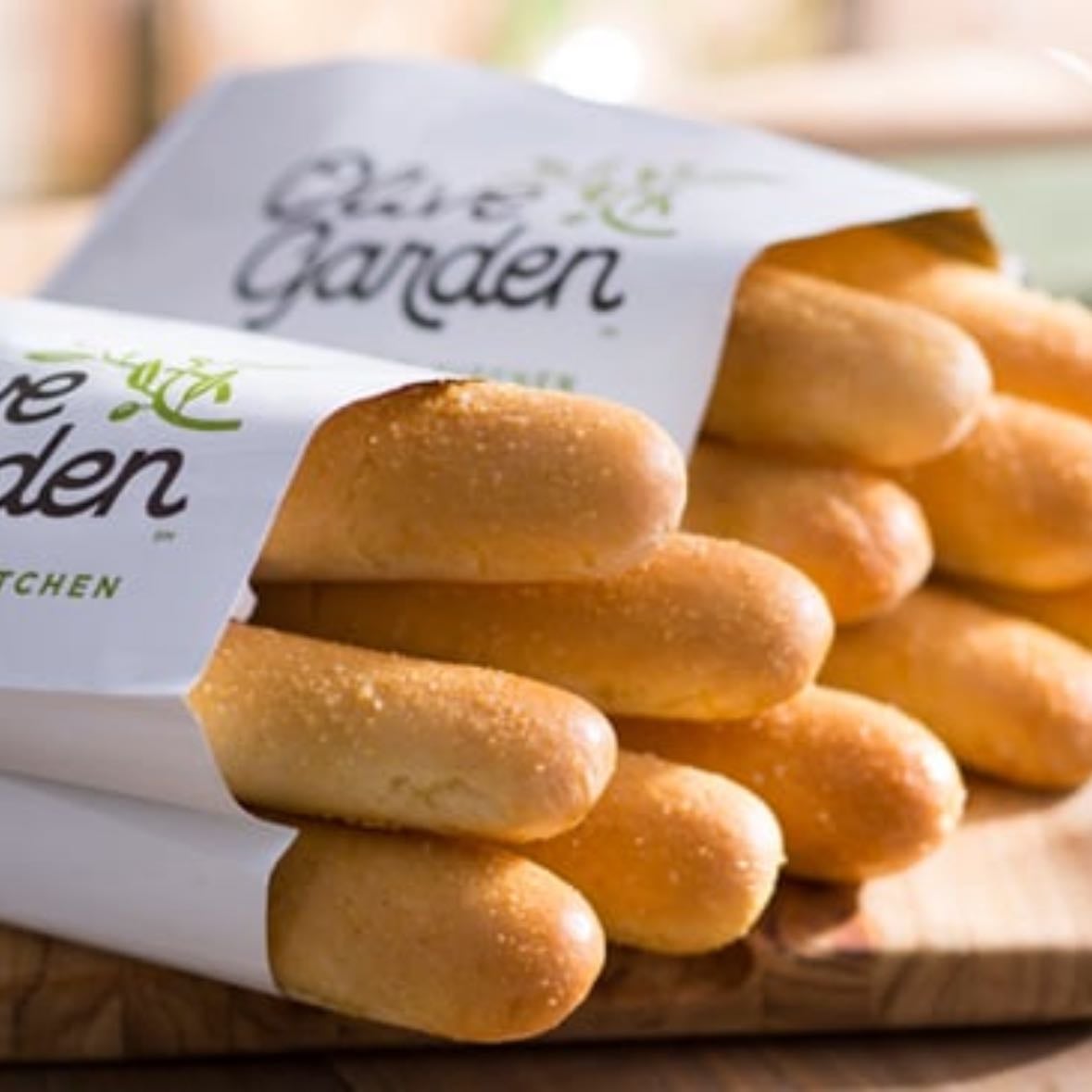 Olive Garden Bread Sticks - I love these things sm istg
