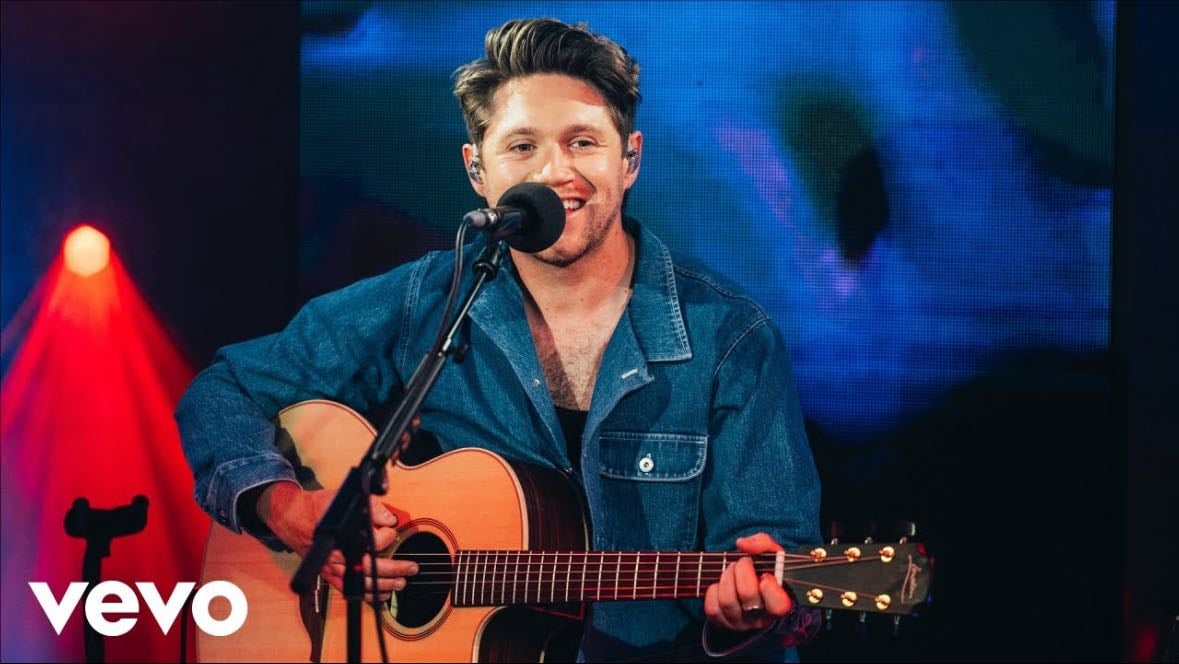 Niall Horan live - I absolutely LOVE Niall. And again idk when heโs going on tour I just really wanna see him live as well