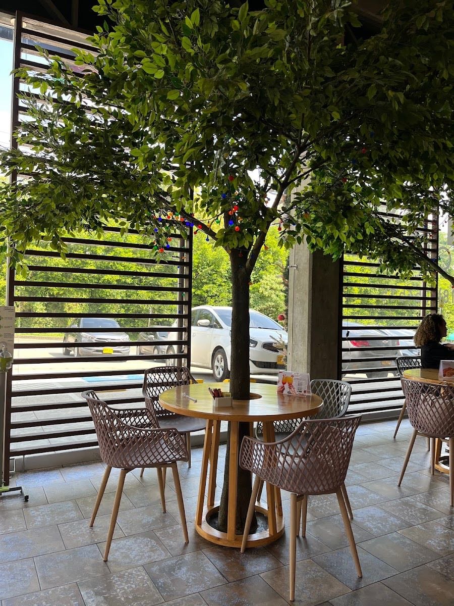 Krost Bakery Pance - El lugar es muy agradable y la comida est谩 bien