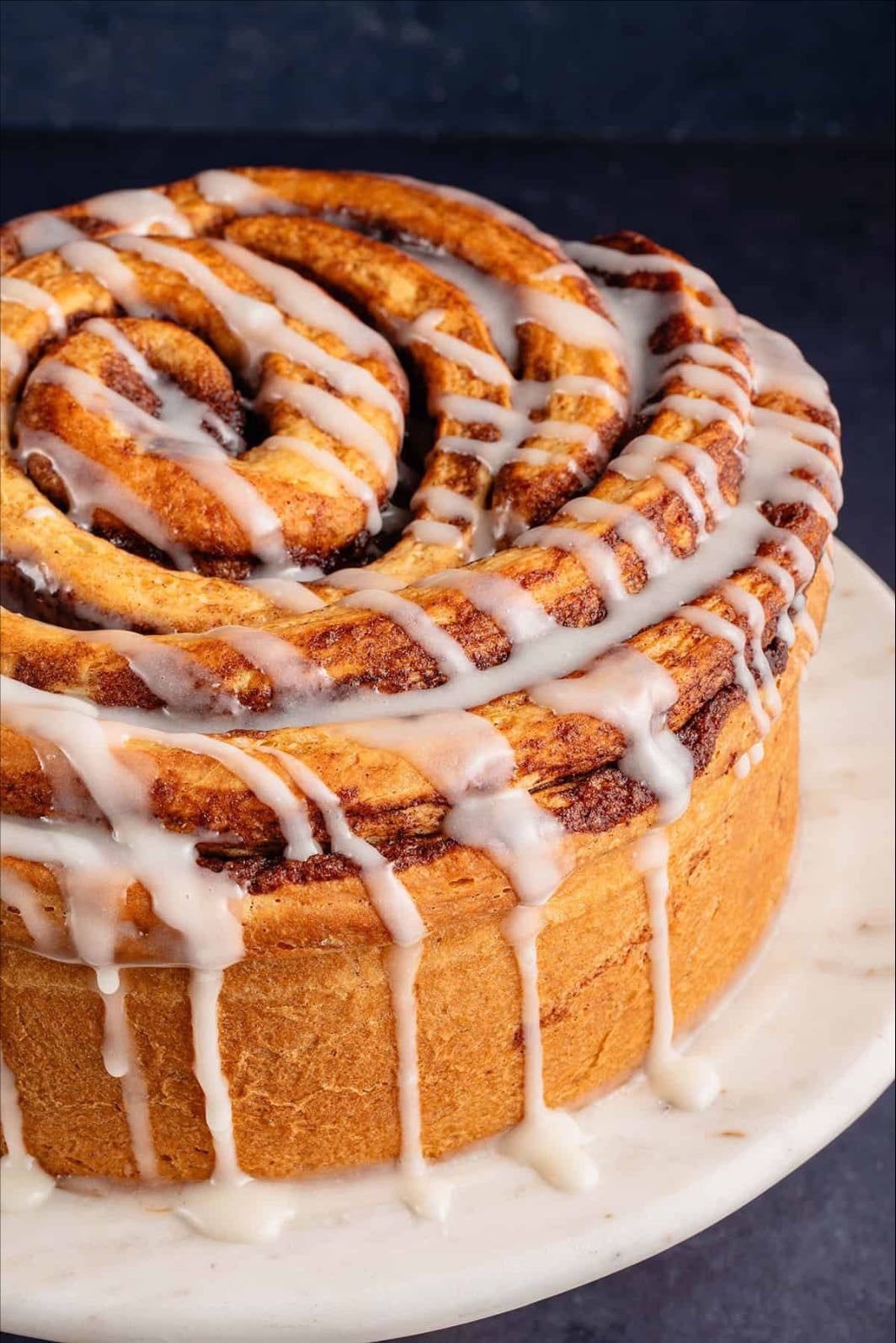 Cinammom roll cake