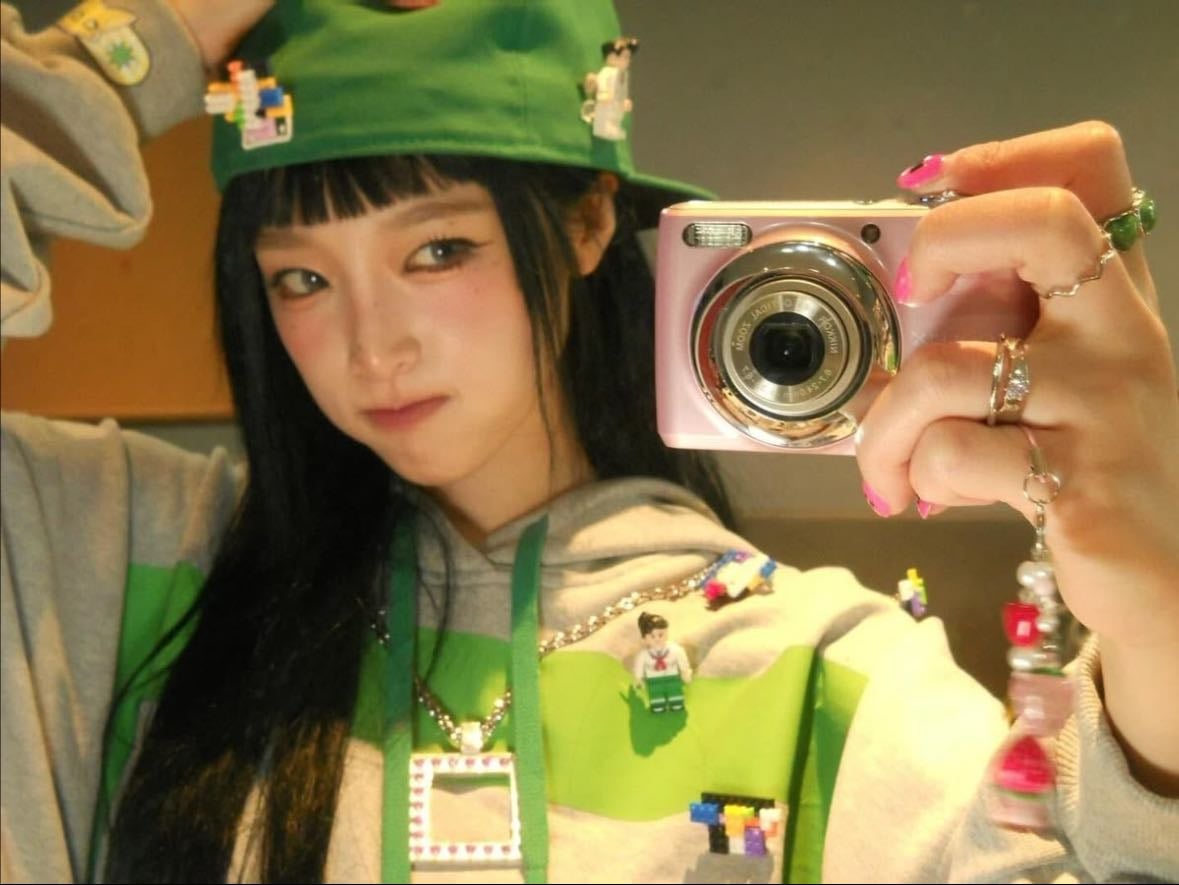 YENA - Artist