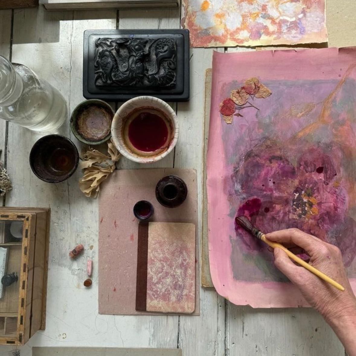 Pintar - Es algo súper relajante, me ayuda a soltar el perfeccionismo 🫶🏻🎨