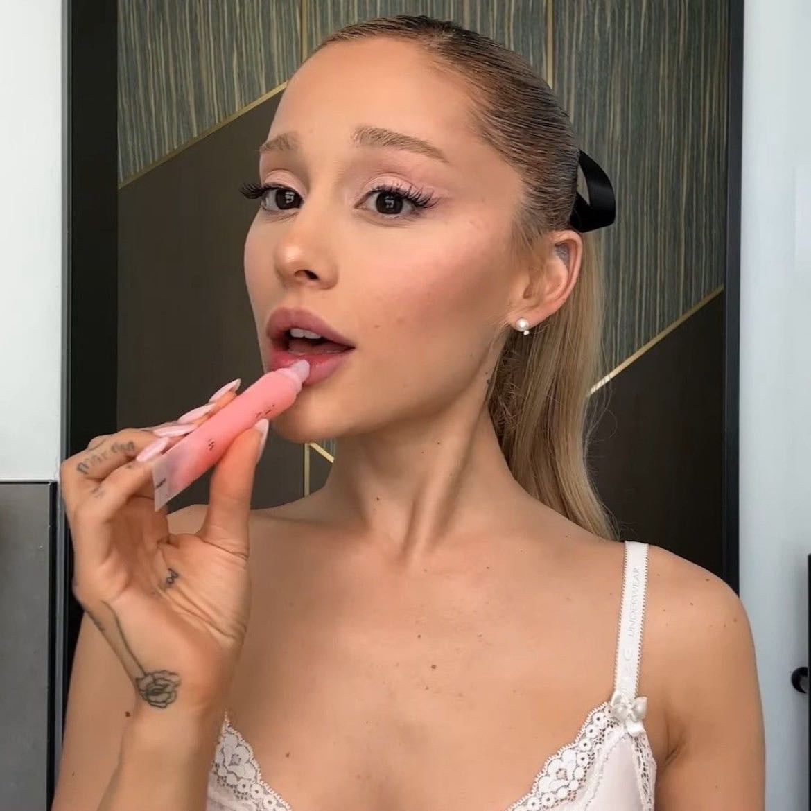 Ariana Grande - YouTube