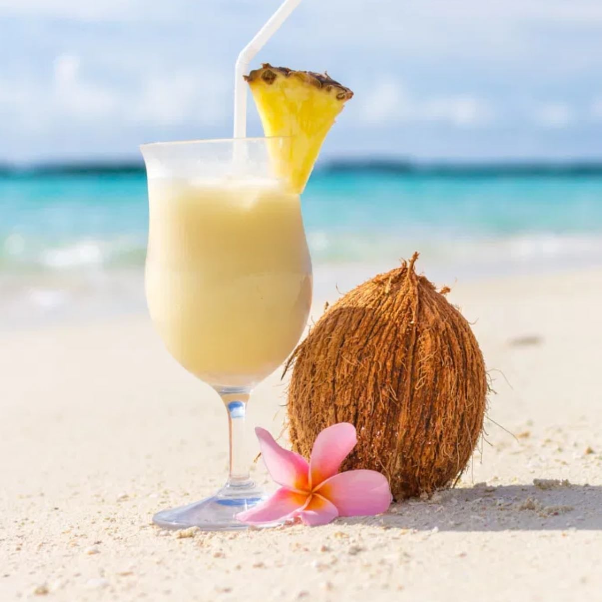 piña colada 🥥 - piña, crema de coco y ron