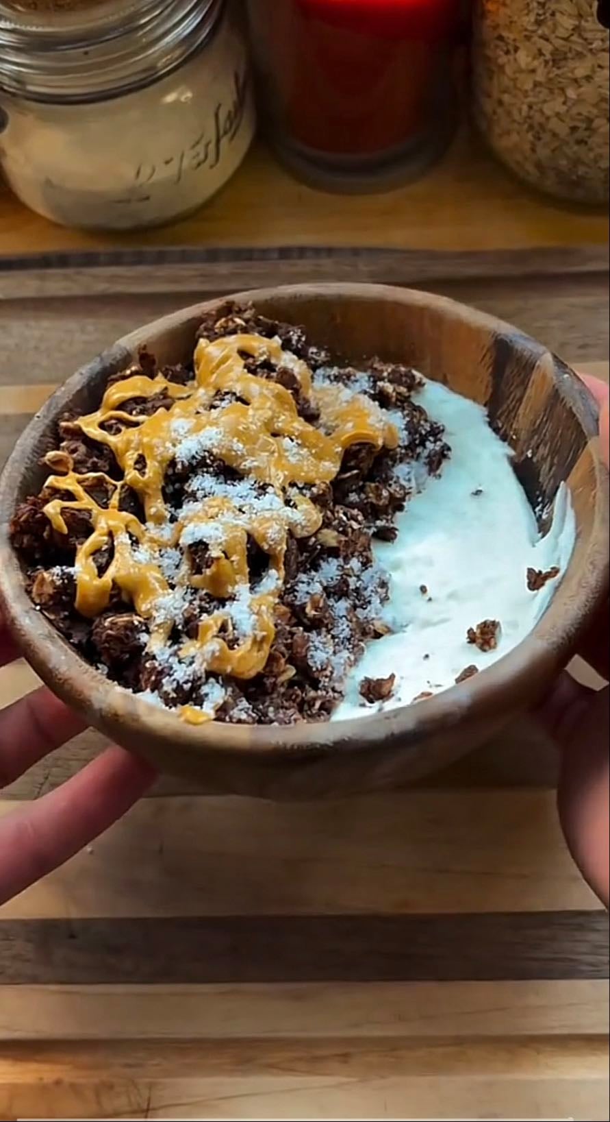 chocolate banana oats yogurt bowl - @jbqy9108