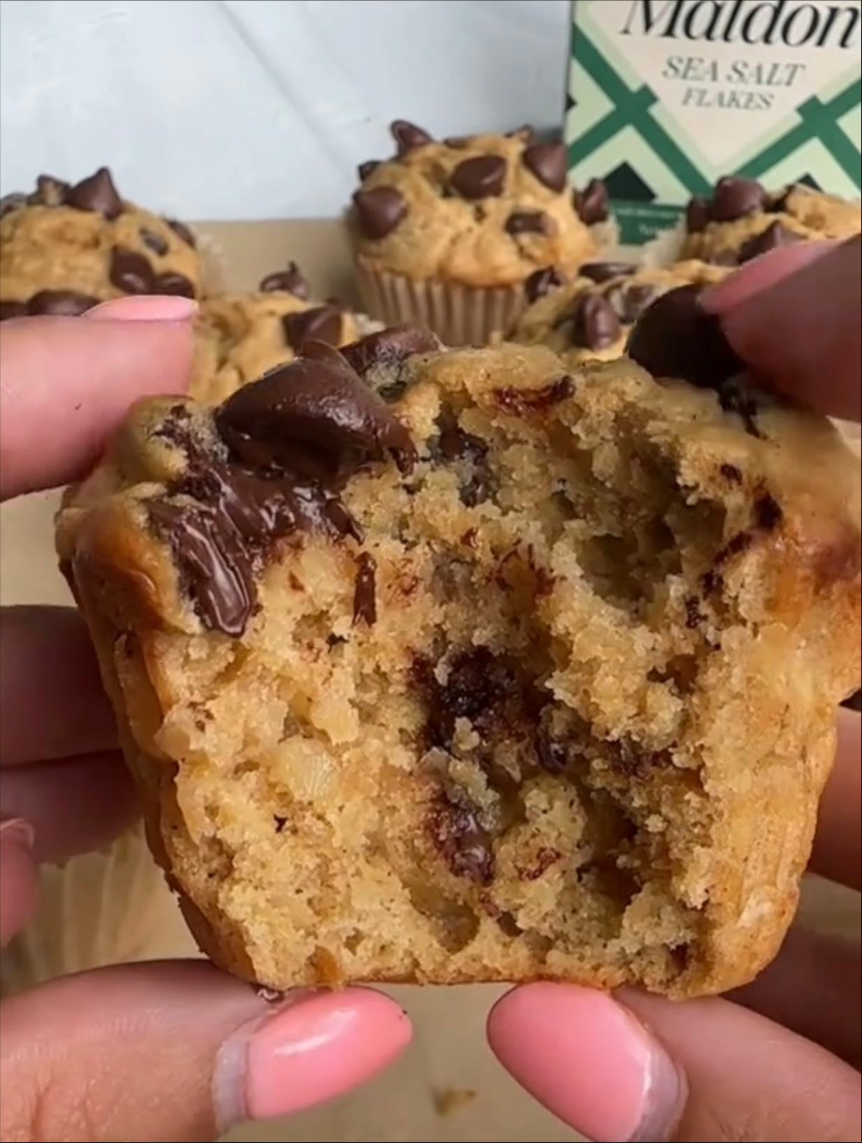 brown butter chocolate chip banana bread - @mersgoodeats