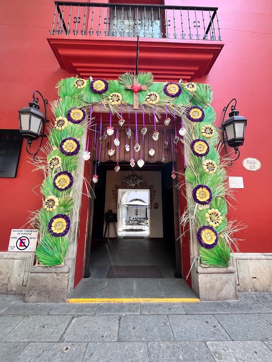 La Petrona Café Bistro