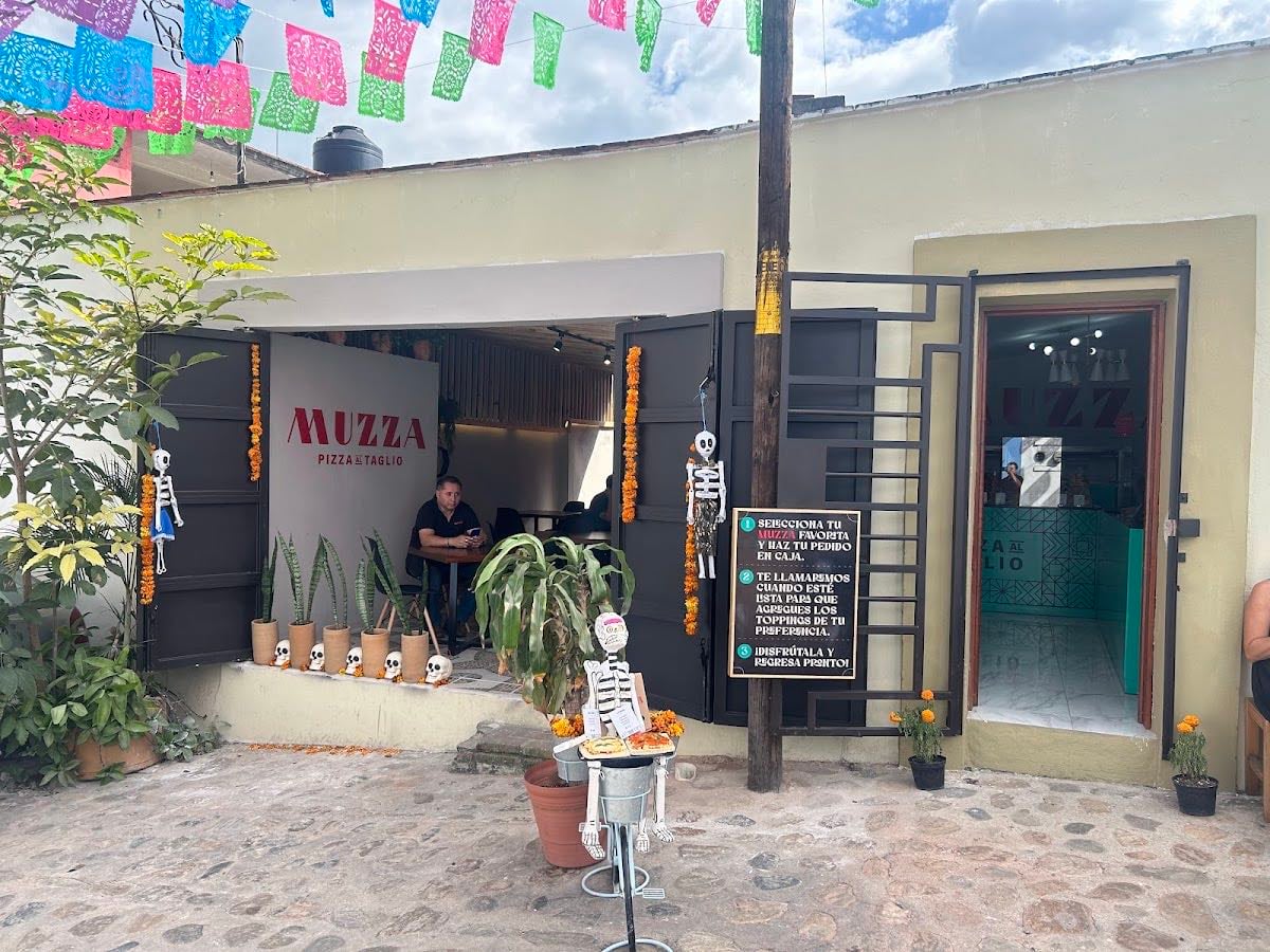 Muzza pizza al taglio