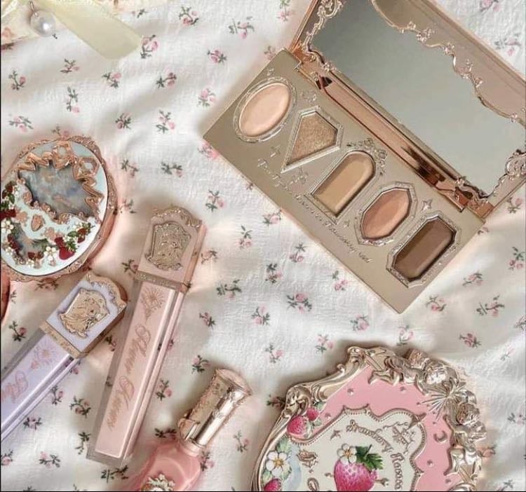 Celebrities Makeup 💄