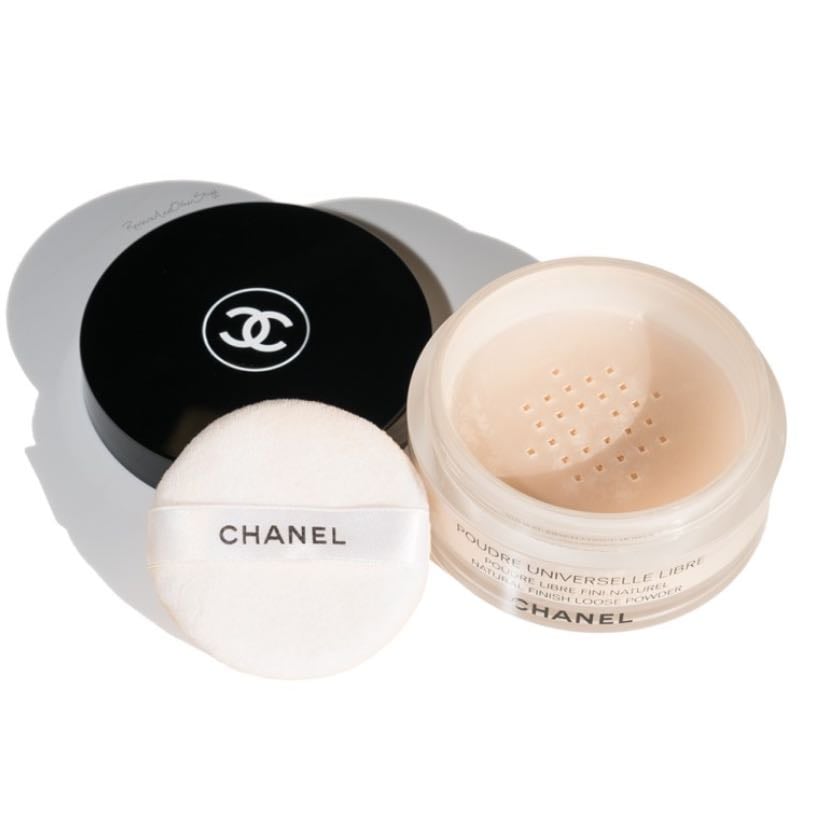 Chanel loose powder - Este lo uso para toda la cara, adoro que deja un acabado mate sin ser tan artificial, aún así creo que hay mejores en el mercado por el mismo precio o incluso menos.