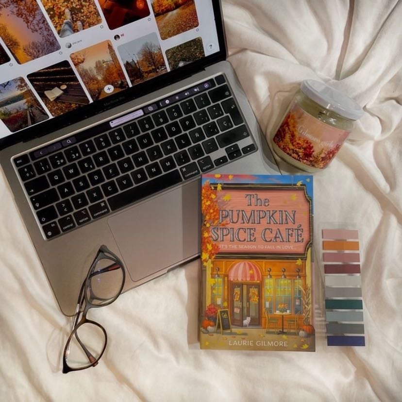 The Pumpkin Spice Café (Dream Harbor, Book 1) - Laurie Gilmore · 2023