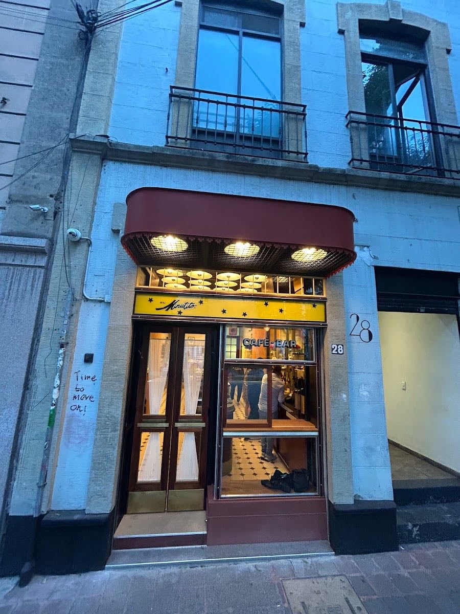 El Minutito - café / bar