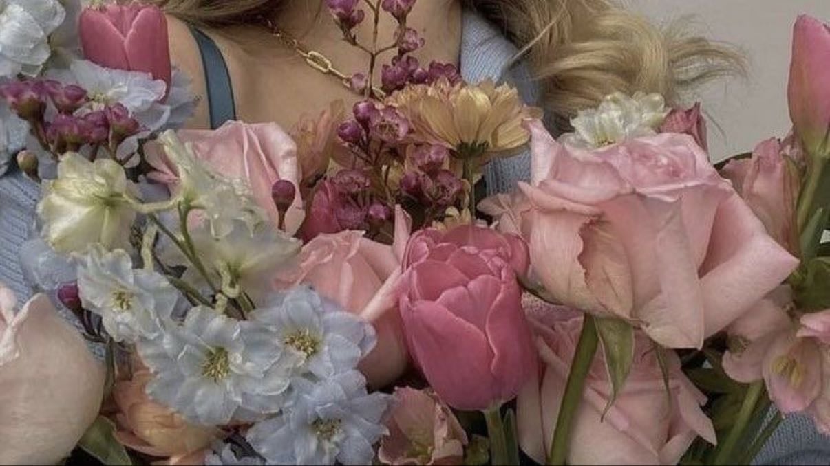 flowers - ⋆˚꩜。
