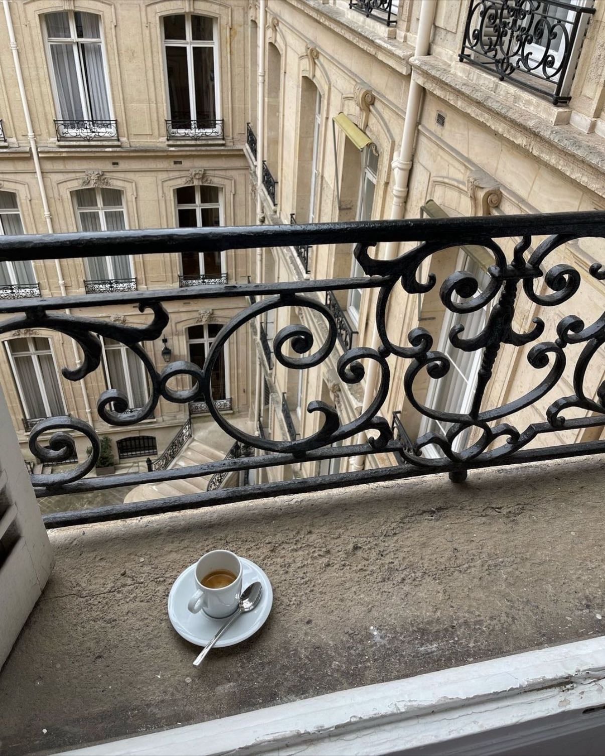 paris - ⋆˚꩜。
