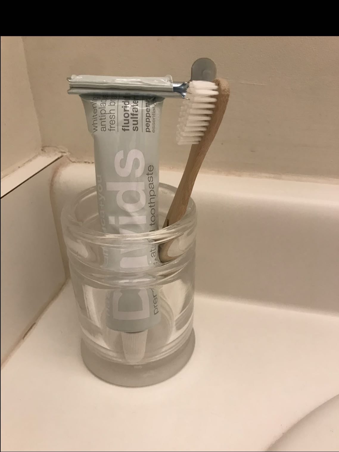 brush teeth - ⋆˚꩜。