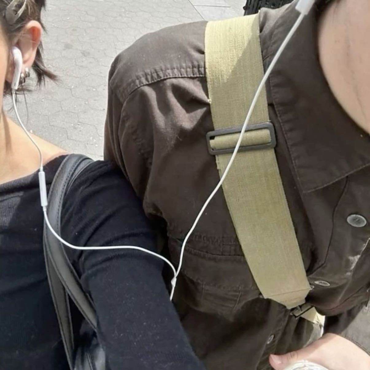 share headphones