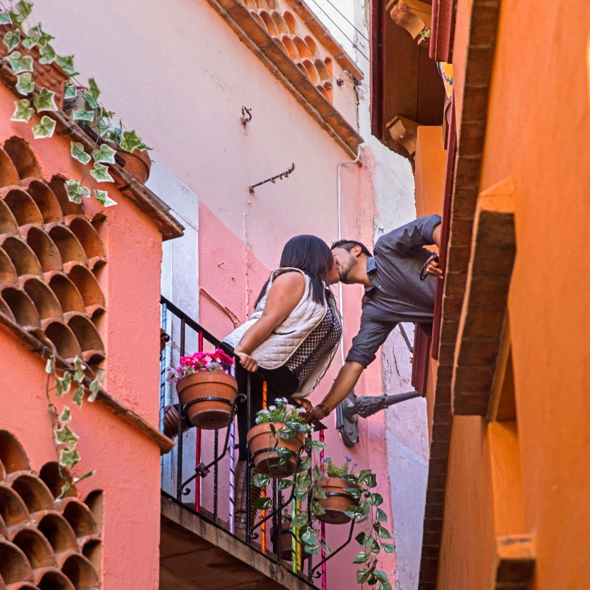 Dar un beso en el callejón del beso