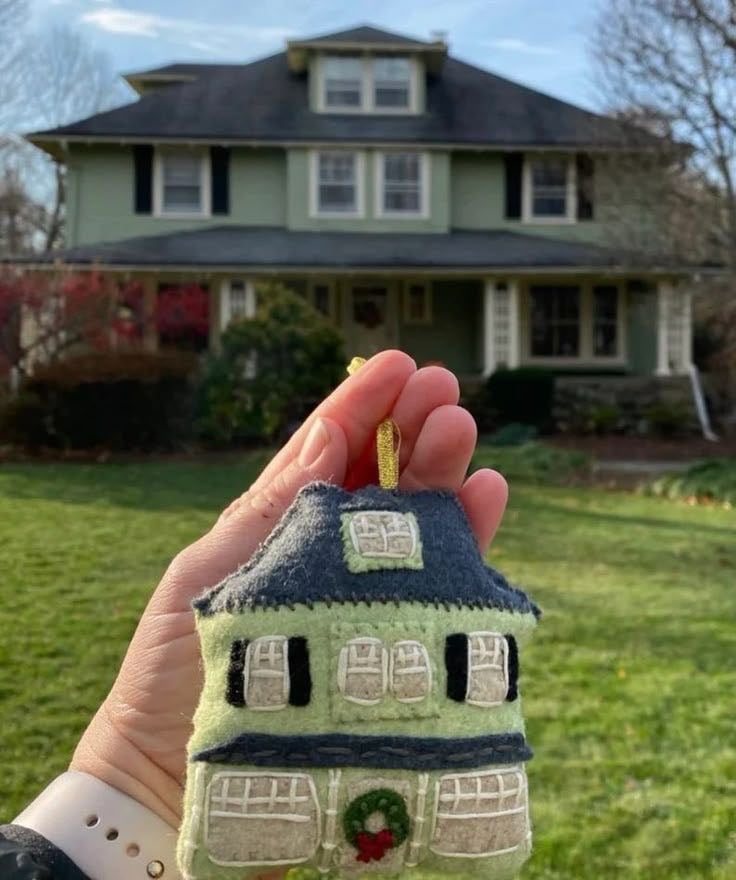 felt house ornament - Pinterest