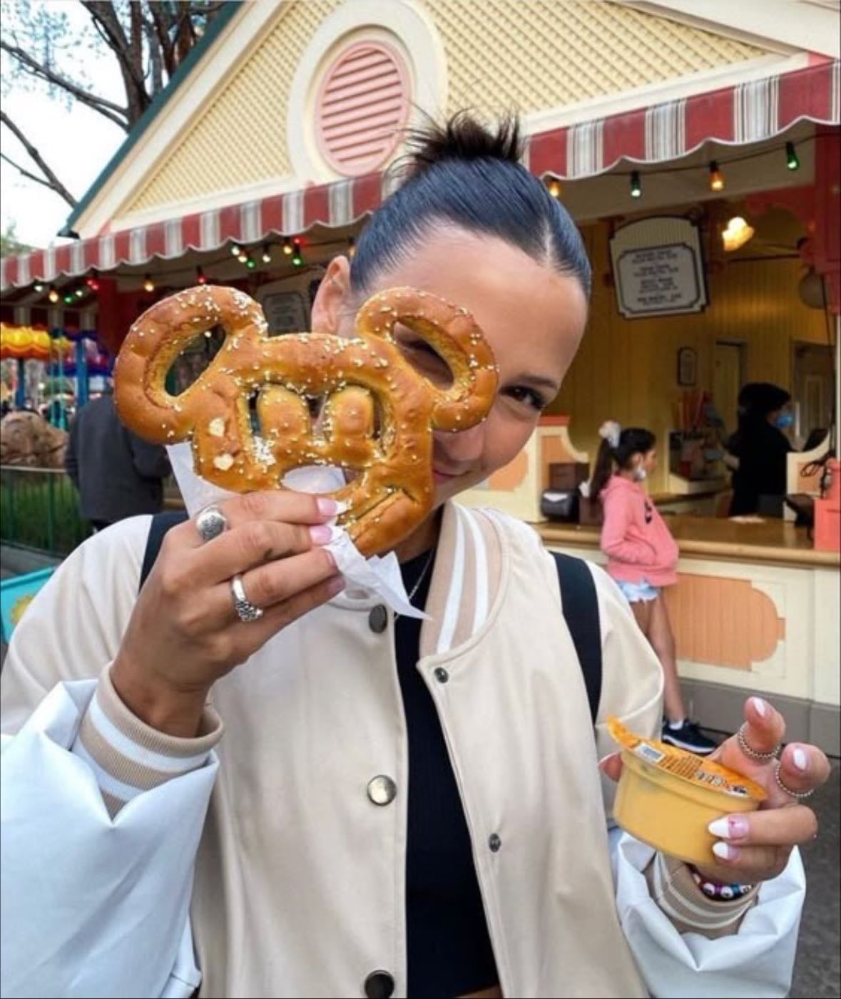 mickey pretzel 2