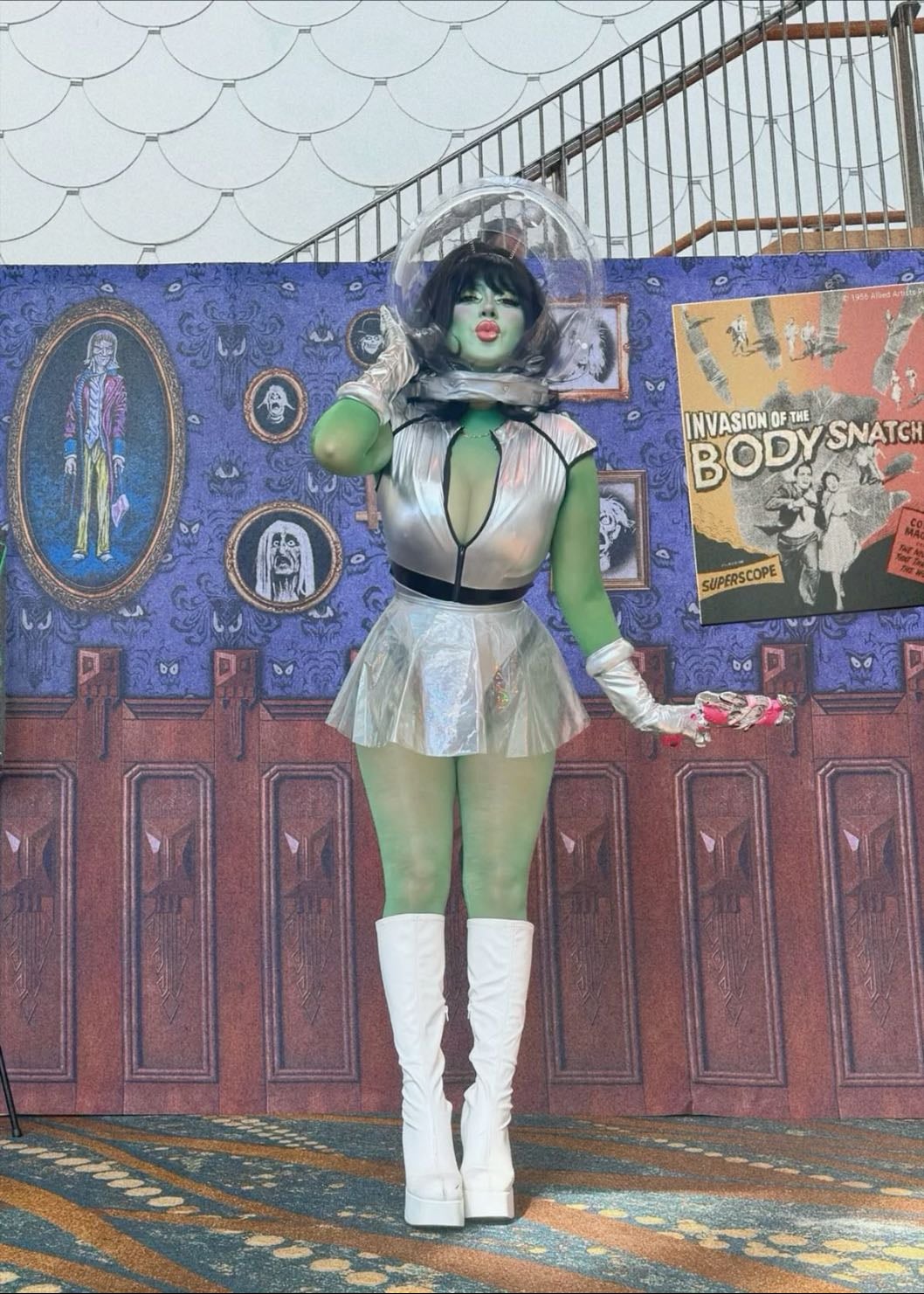 retro alien