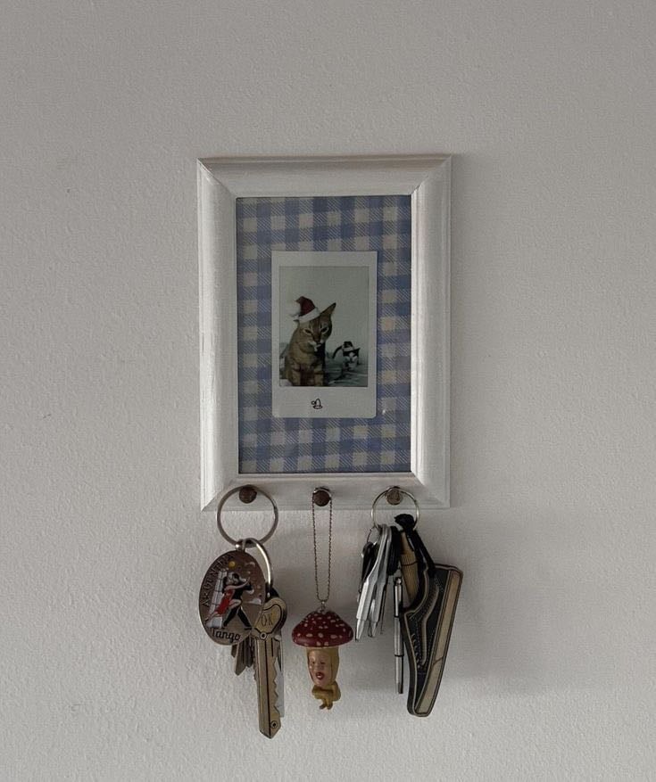 polaroid frame key holder - Pinterest