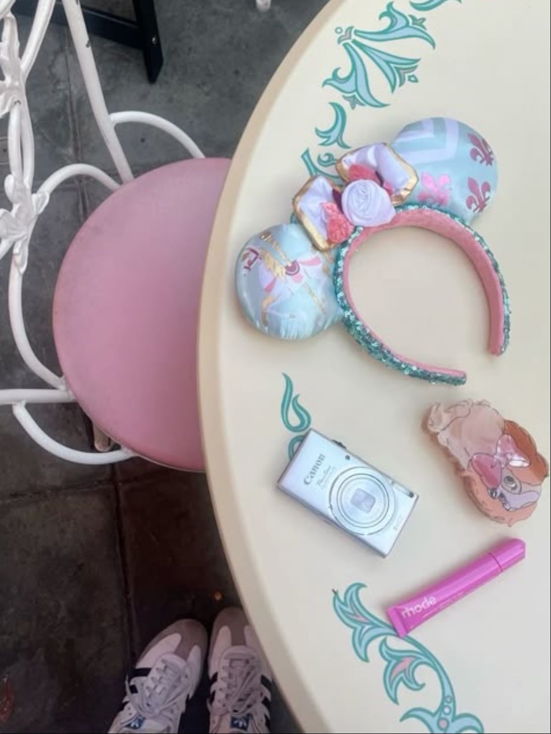matching table + accessories