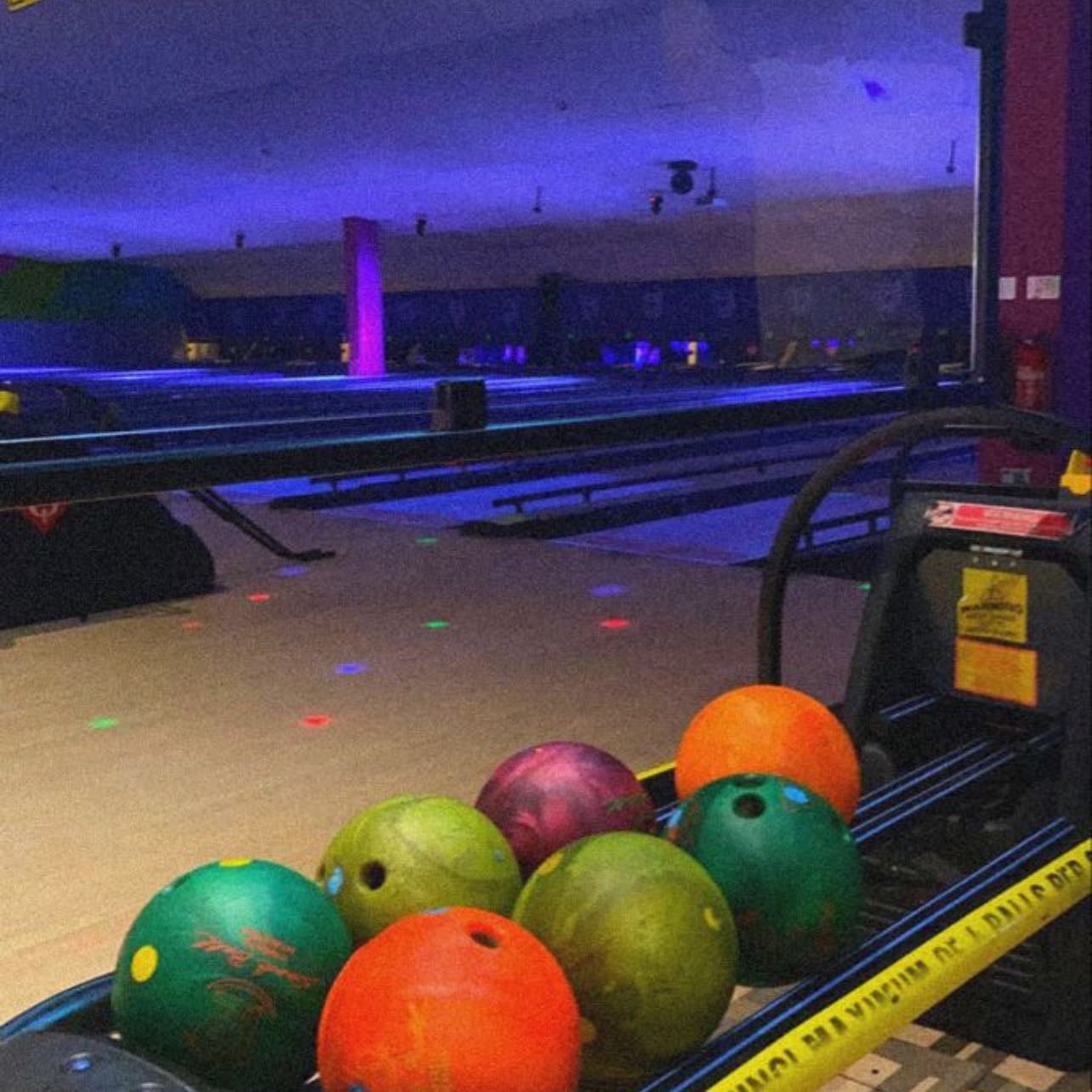 bowling date đł - con amigos y asĂ