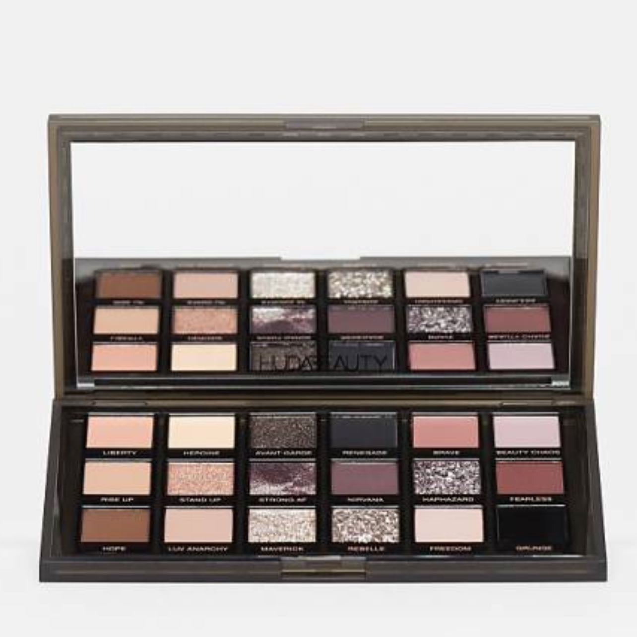 huda beauty pretty grunge palette - (sephora $1,670)