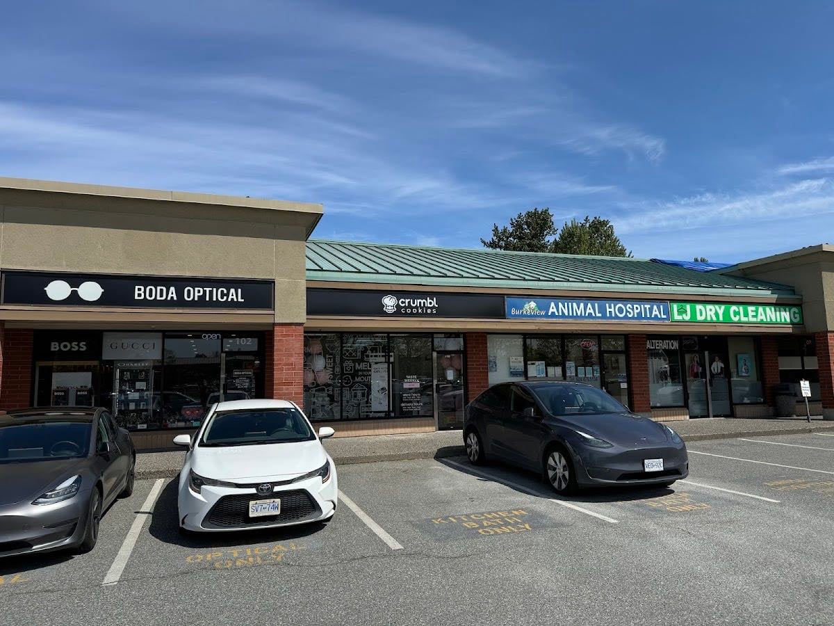 Crumbl - Port Coquitlam