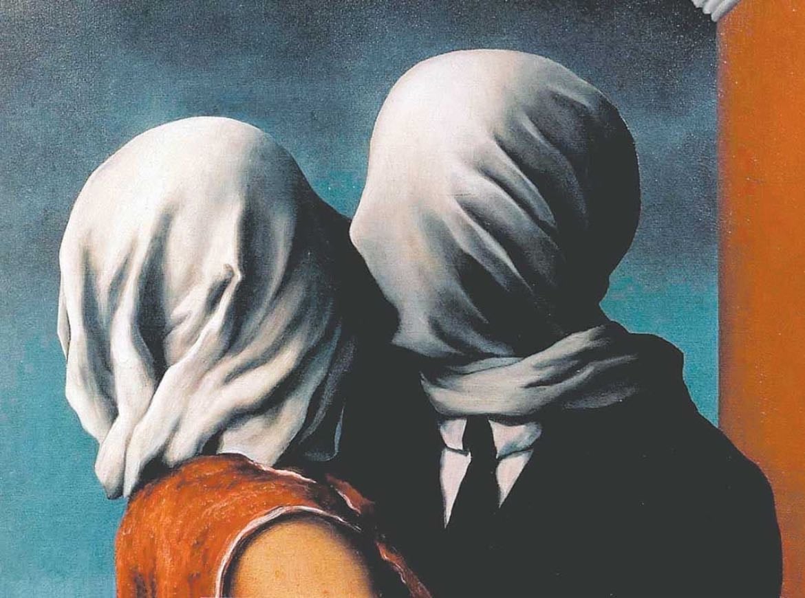 Os amantes-René Magritte - Dois rostos cobertos se beijam.Como amar aquilo que não vemos.Mas talvez o amor seja exatamente isso:aceitar o mistério do outro.O amor é a entrega daquilo que permanece oculto.Sempre haverå véus,mas temos que buscar o encontro.