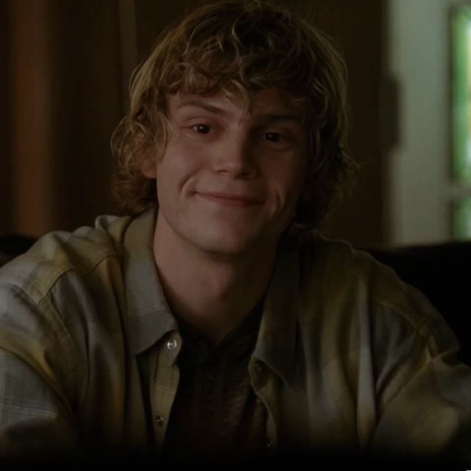 Evan Peters βοΈ