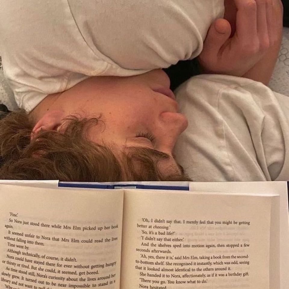 yo leo, el duerme