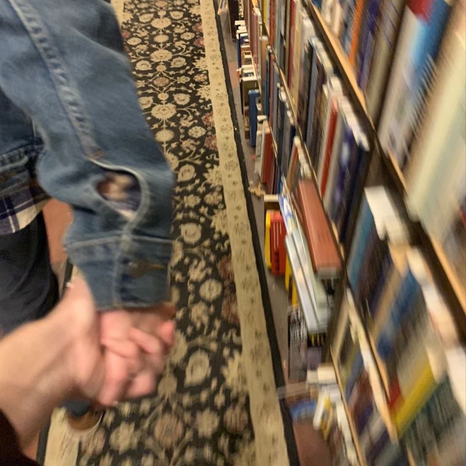 q me acompañe a comprar libros