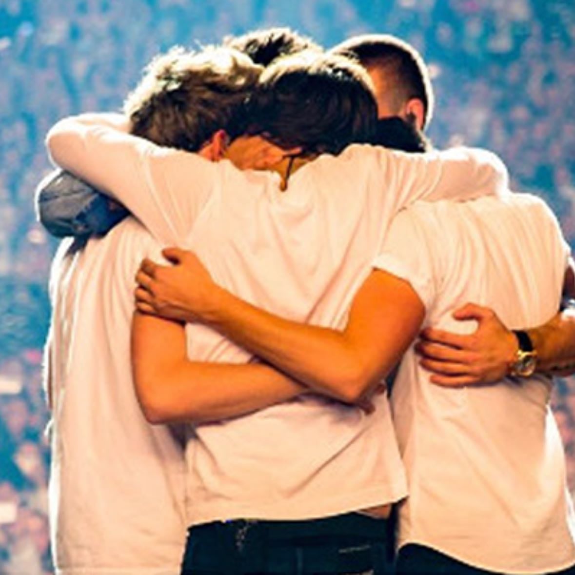 1D <3 - I was always aware of them and i always thought Zayn and Niall were cute, when i watched Big Time Rush i saw them in that show😭 (to be fair they were mostly be slandered) and then my teacher put on Best Song Ever in like 2021 and i was like “wow this is super good” and i went on a deep dive. Thats sort of when i became a Niall fan. I liked them but not enough to be like a mega fan. Now since the tragic news of Liam’s passing i sort went back to my phase and now its like my life. I hate that this is how i reentered my phase but thats how it happened😕