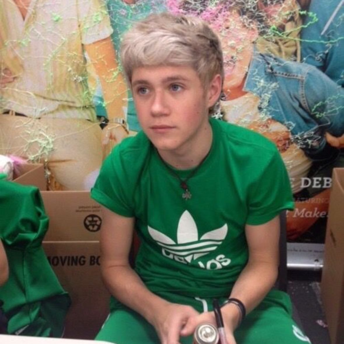 green - Hes so cute i cantπ