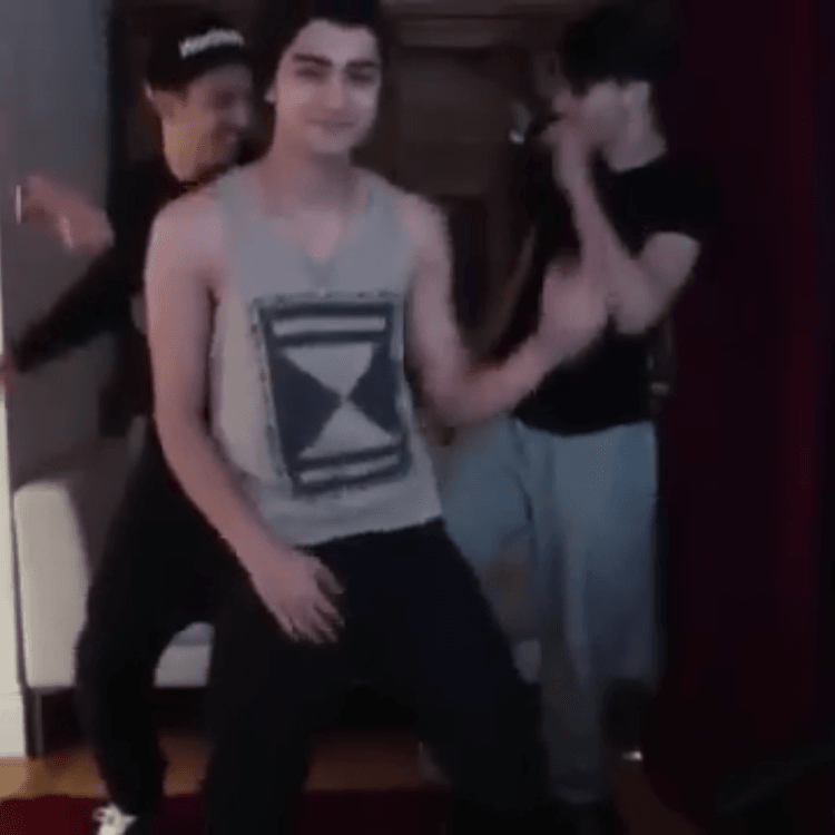 Him dancing to usher - I just love it some much😭❤️❤️