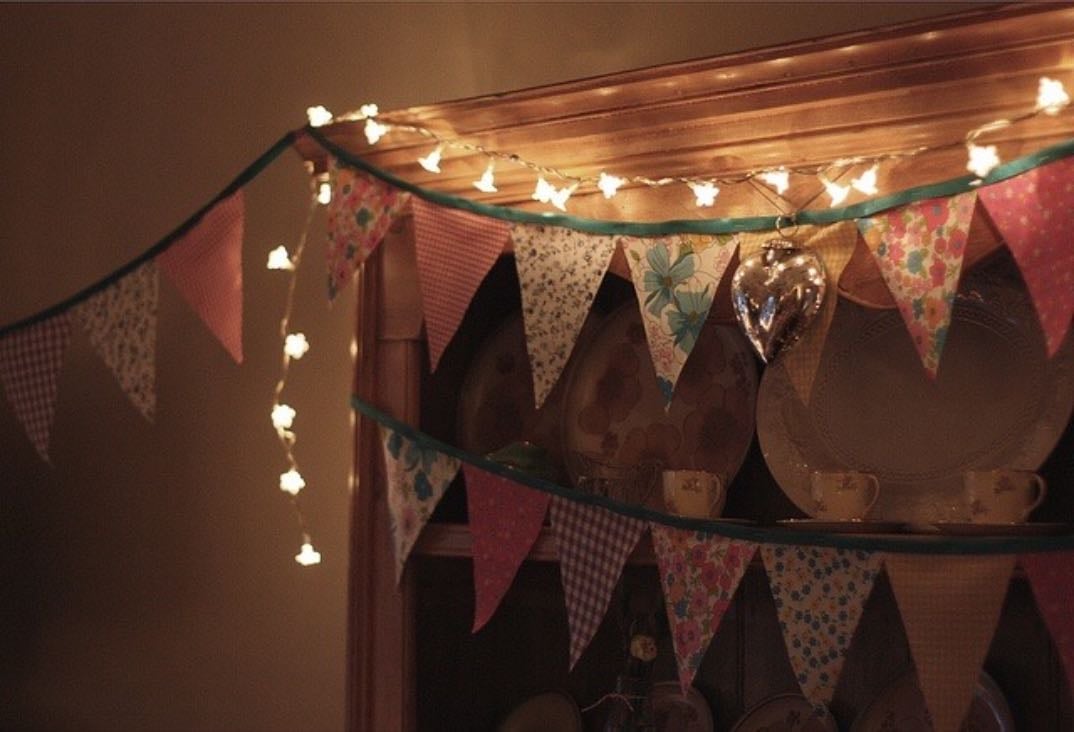 ⋆ bunting