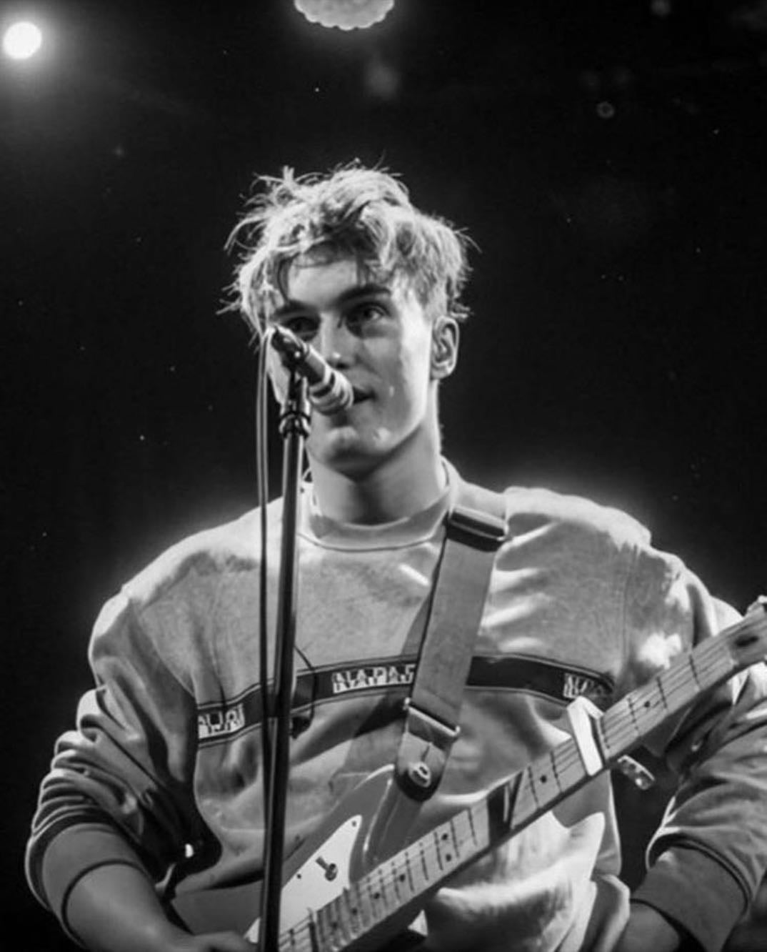 sam fender