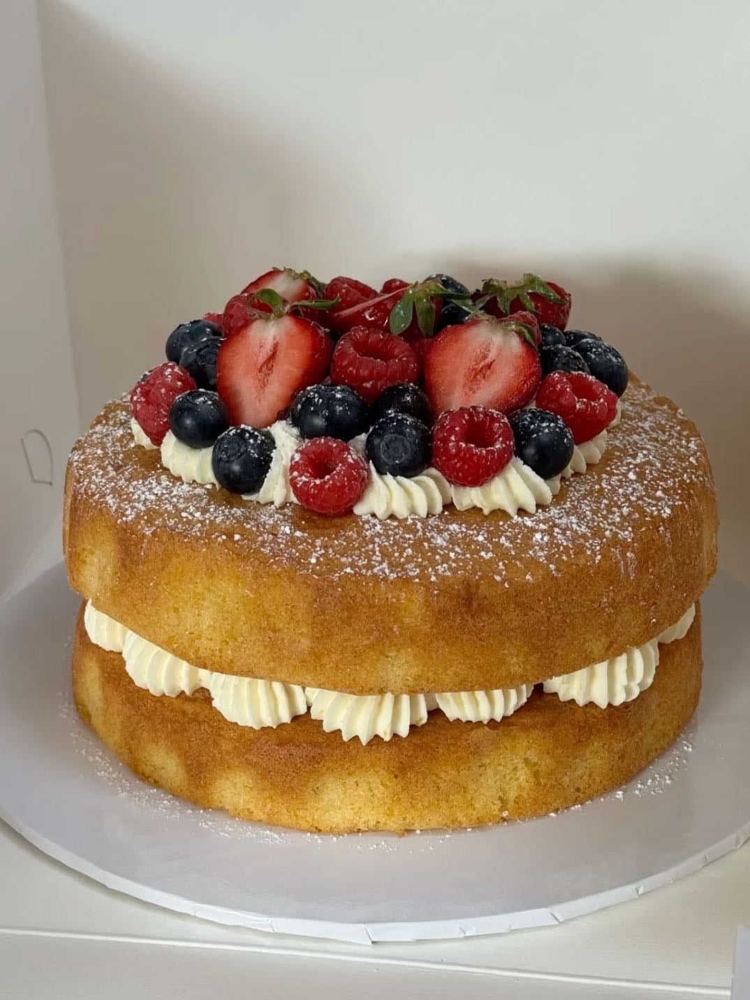 victoria sponge cake