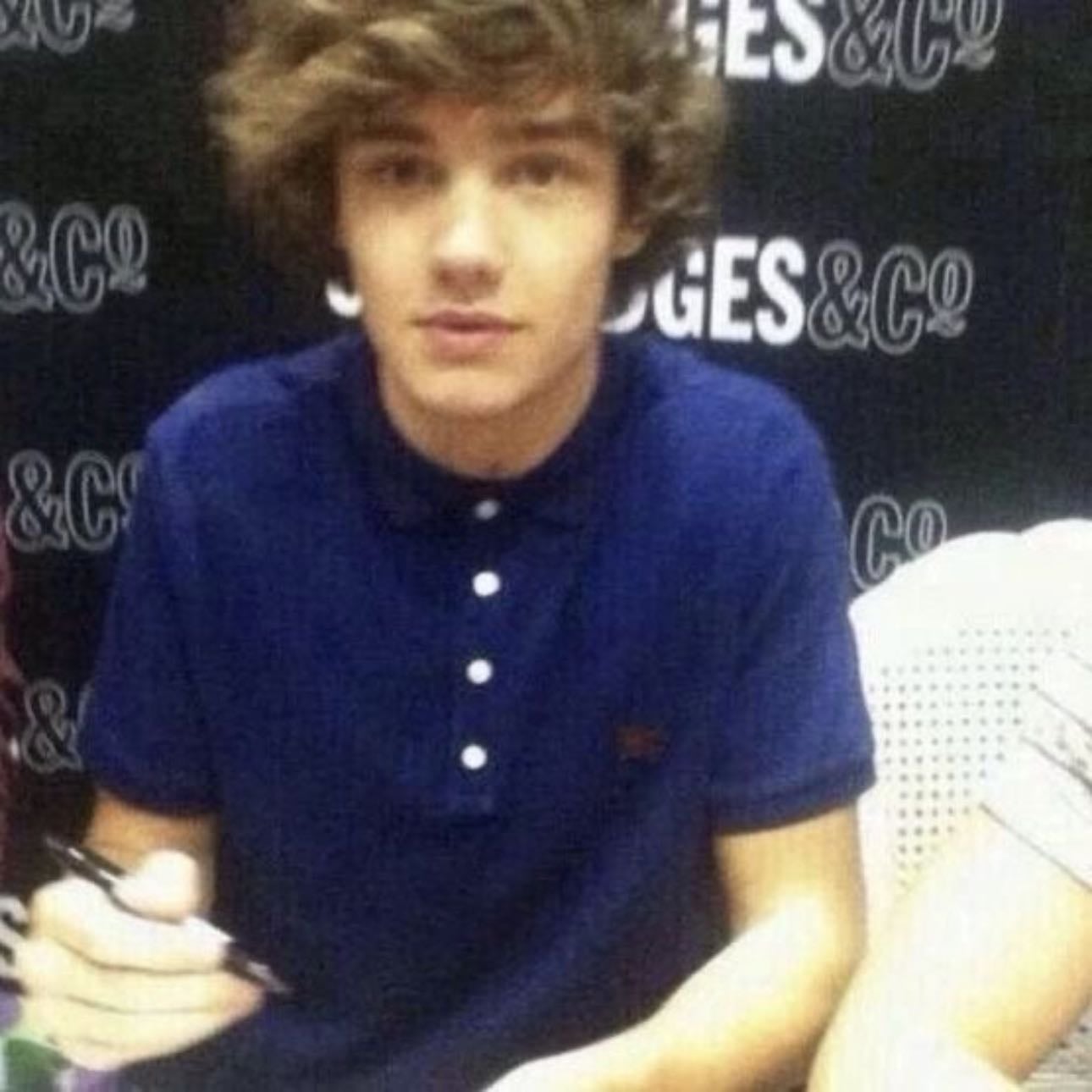 ive got school tomorrow and your distracting it im sorry! i didnt me too! euhhh