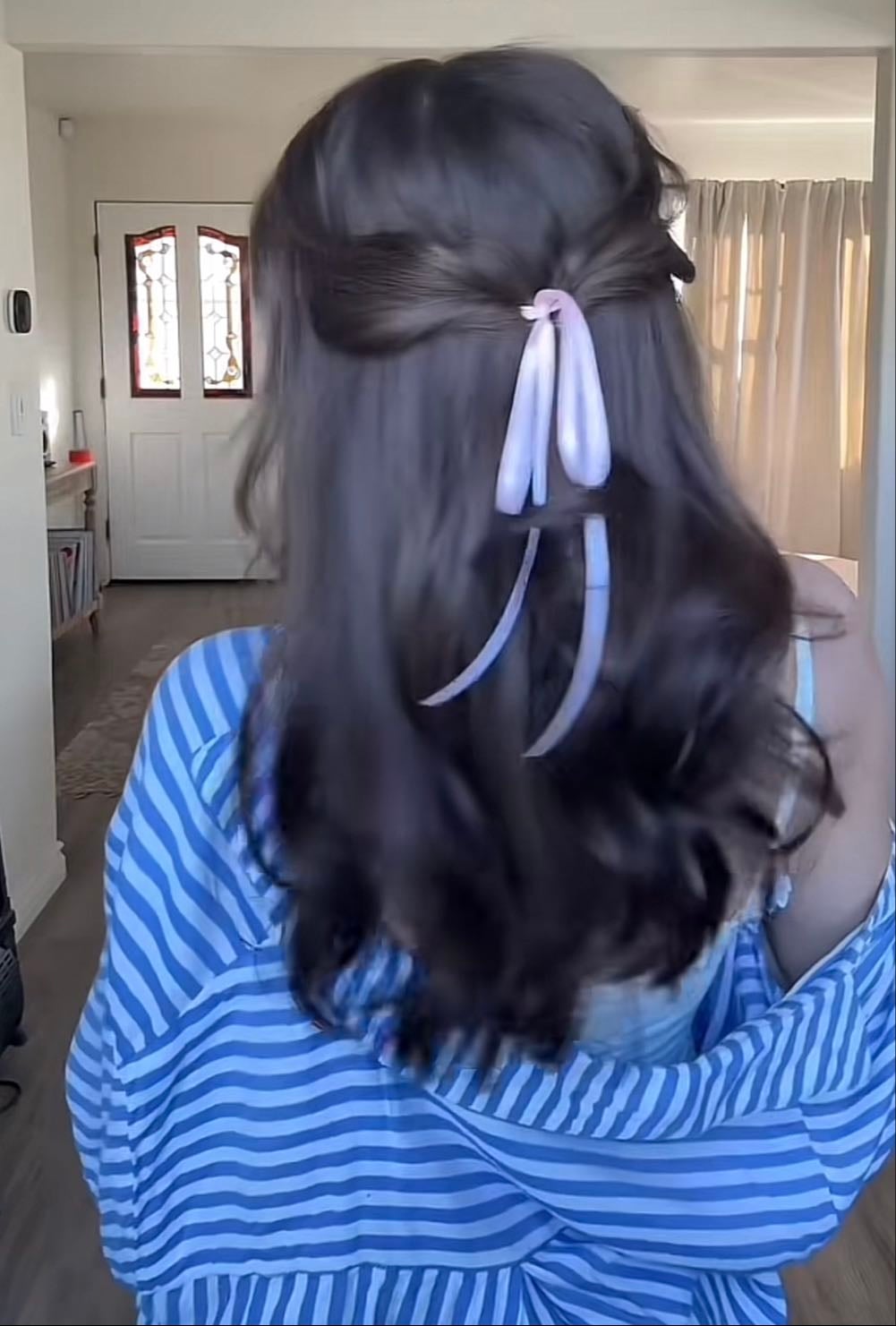 1 - https://vt.tiktok.com/ZSDJEoDS2/