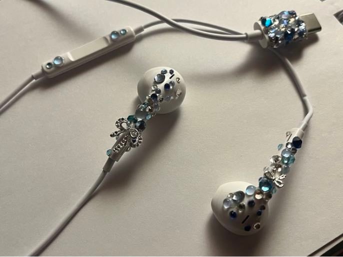 customize ear/headphone