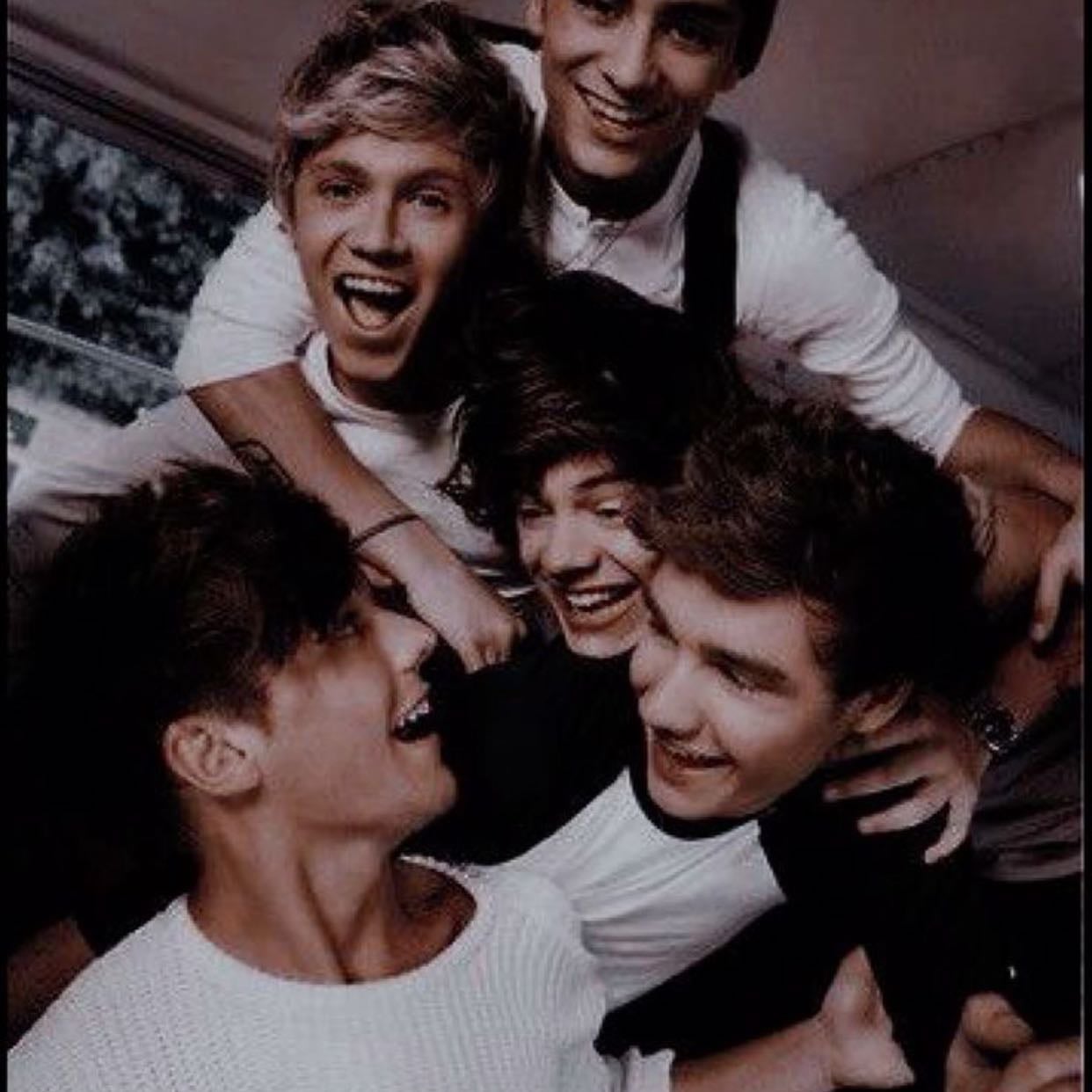 Harry styles,Louis Tomlinson and Niall horan - They are the best people ever because they make me feel a good person and they are also very kind and there personalities are beautiful would love to see them in concert one day they make me feel so happy before them I was so unhappy but now I am so happy and feel safe with them so thank you for that 🫶🏻🥹