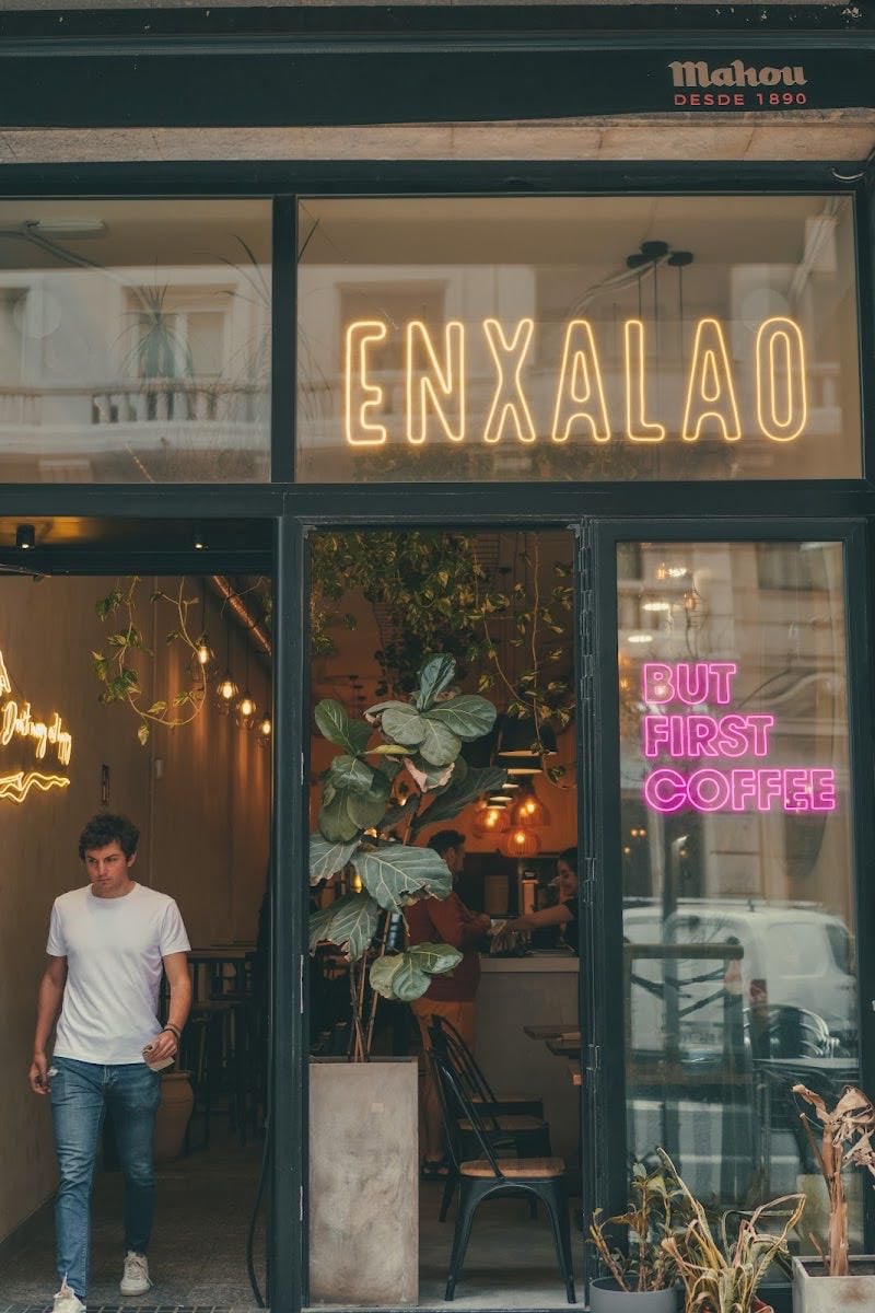 Enxalao brunch, coffee & bowls - € - salads and some other dishes
