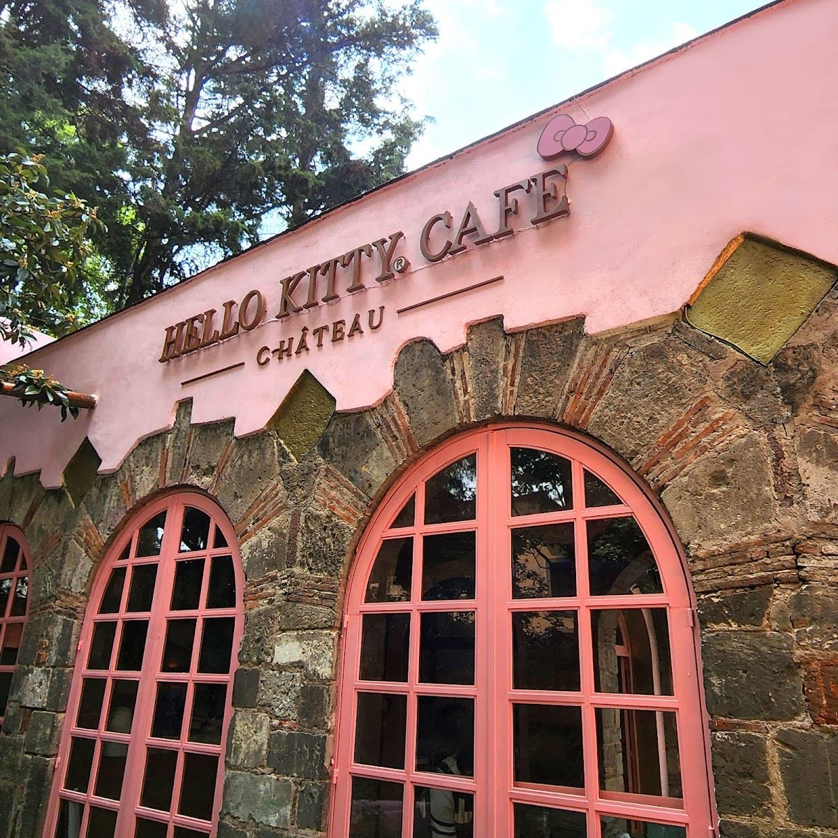 Hello Kitty Café Chateau