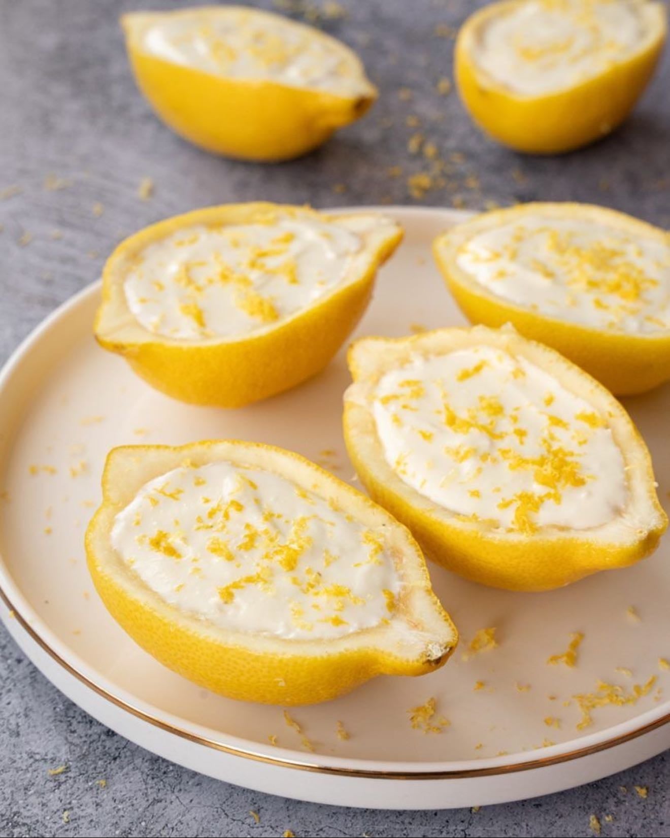 Mousse de limón en limones - Instagram