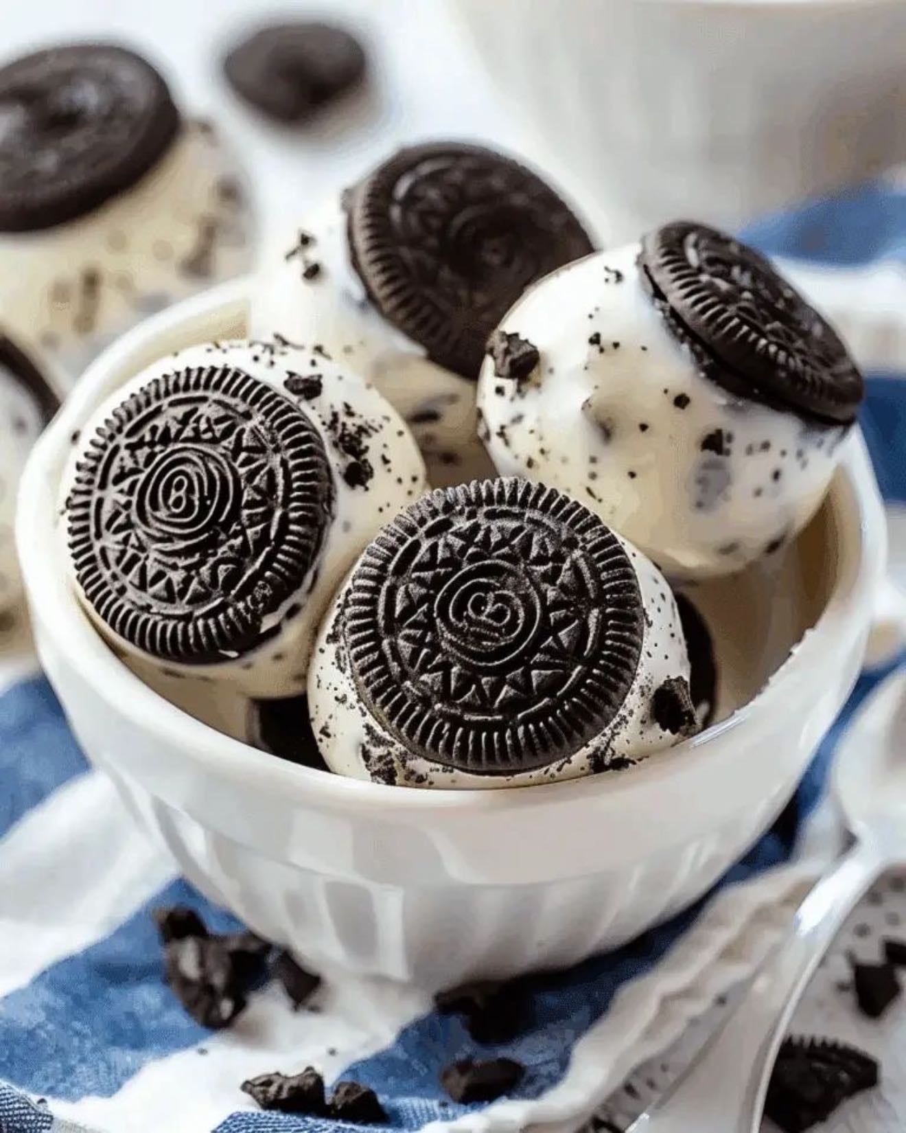 Oreo cheesecake bites
