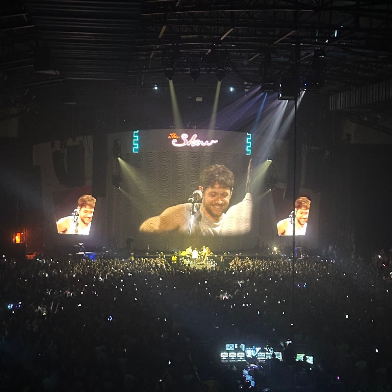 niall horan the show live on tour - newcastle 30th aug