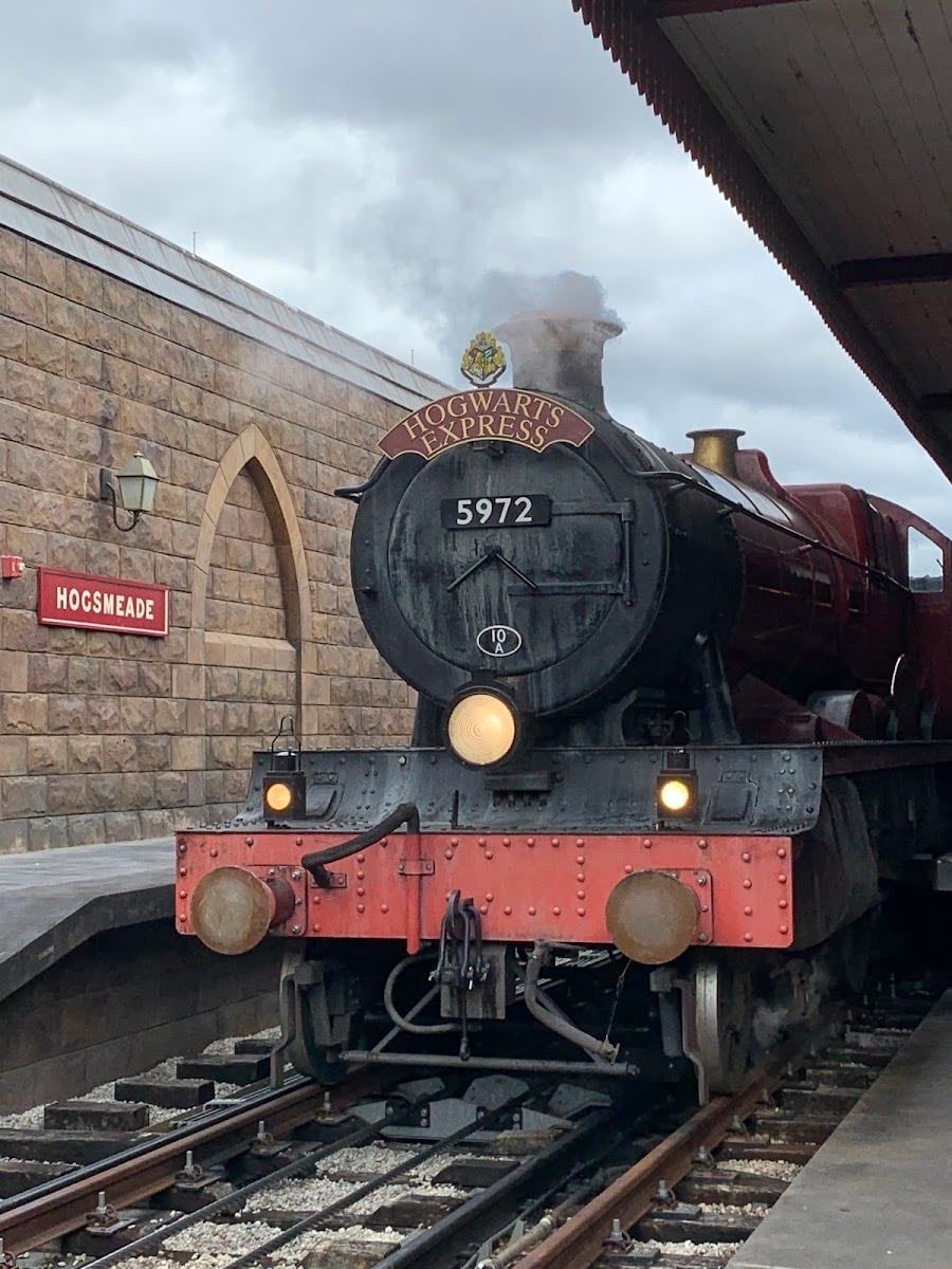 Hogwarts Express - From Universal Studios to Hogsmeade