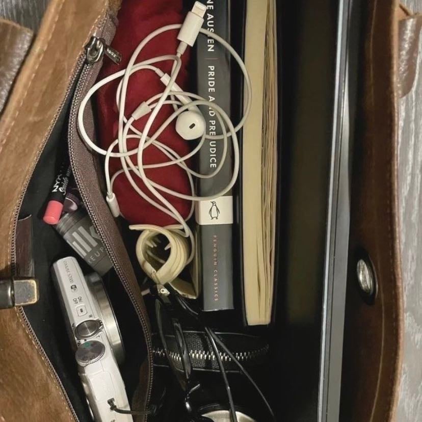 wired headphones - they just give mysterious girl and I’m here for it (definitely not because I keep loosing my AirPods)
